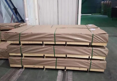 Packing of stainless steel plates